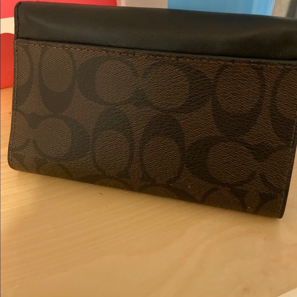 Coach wallet authentic - Picture 2 of 5